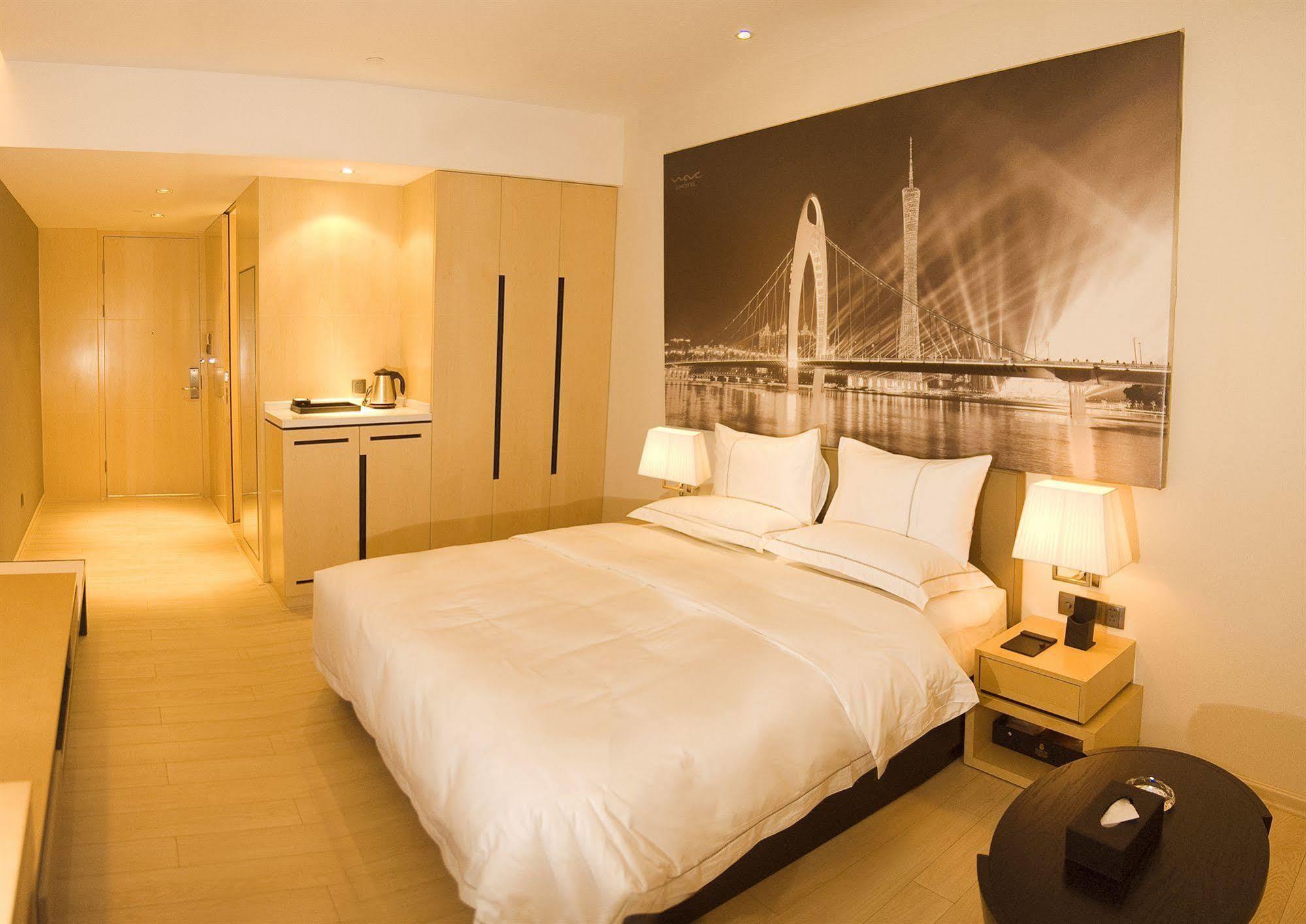 J-Hotel Canton Esterno foto